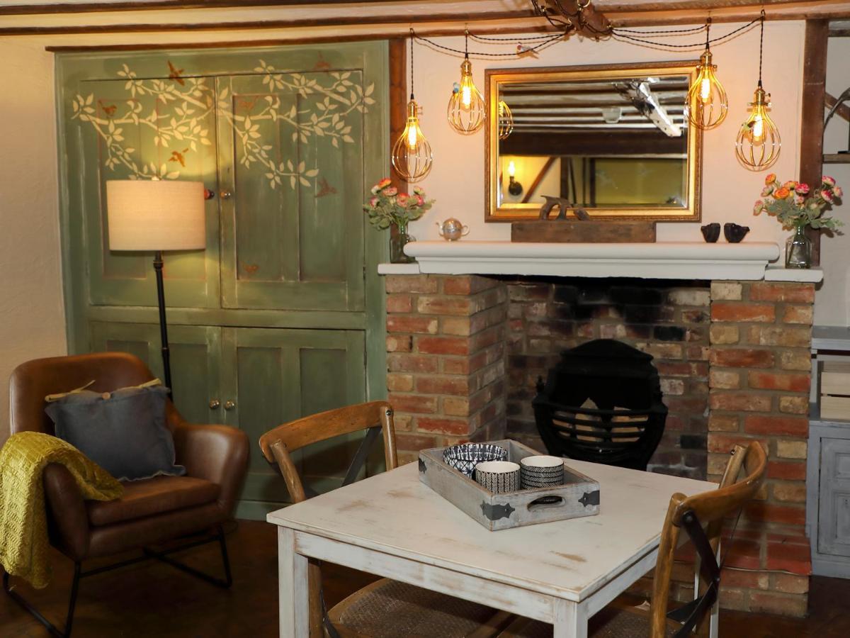 Woodleys Cottage Woburn Sands ภายนอก รูปภาพ